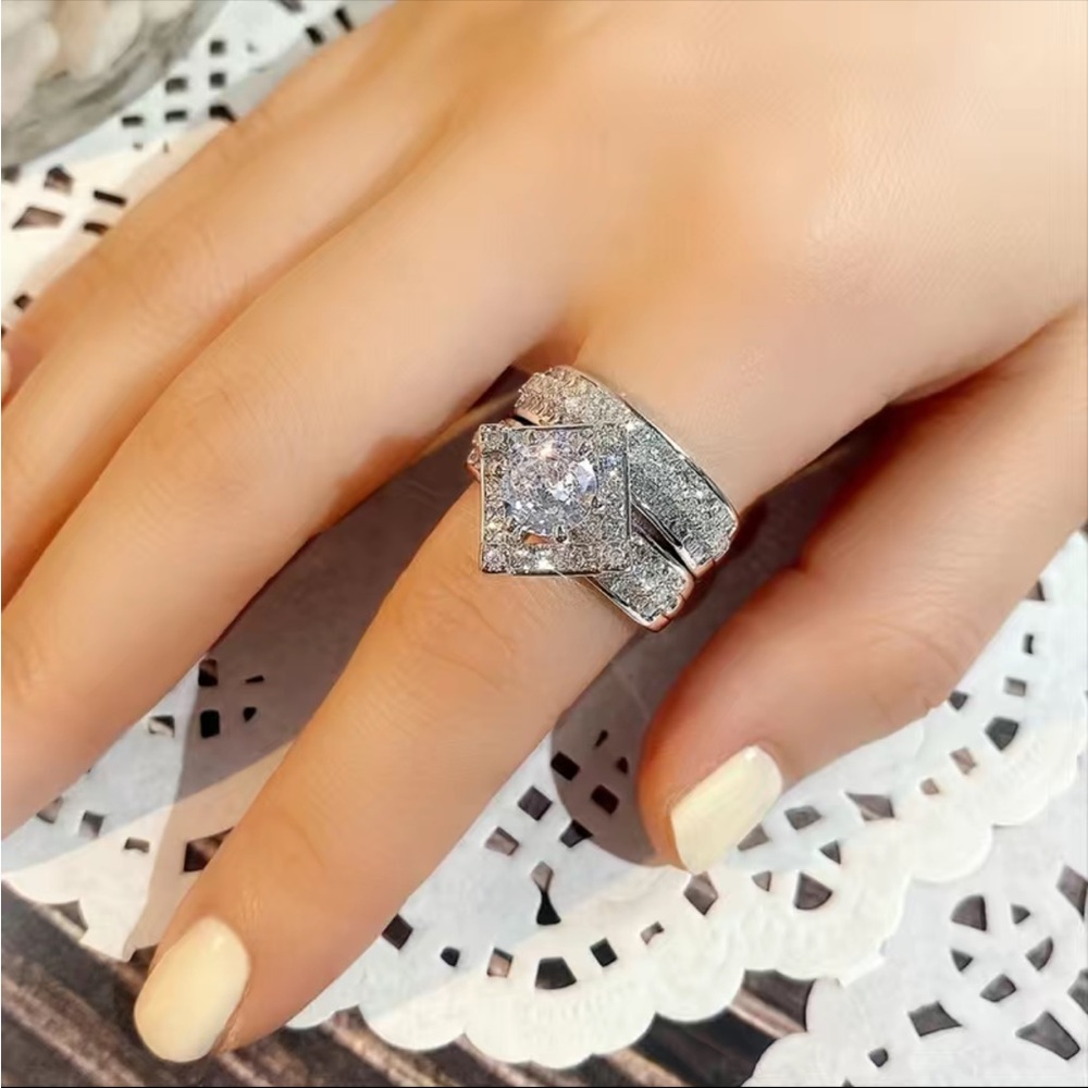New Women’s 925 Silver Luxury Diamond Ring - Picture 5 of 7